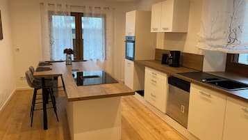 Réfrigérateur, four, plaque de cuisson, lave-vaisselle