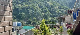 Charming 2-bedroom home in fabulous Rishikesh with WiFi, AC