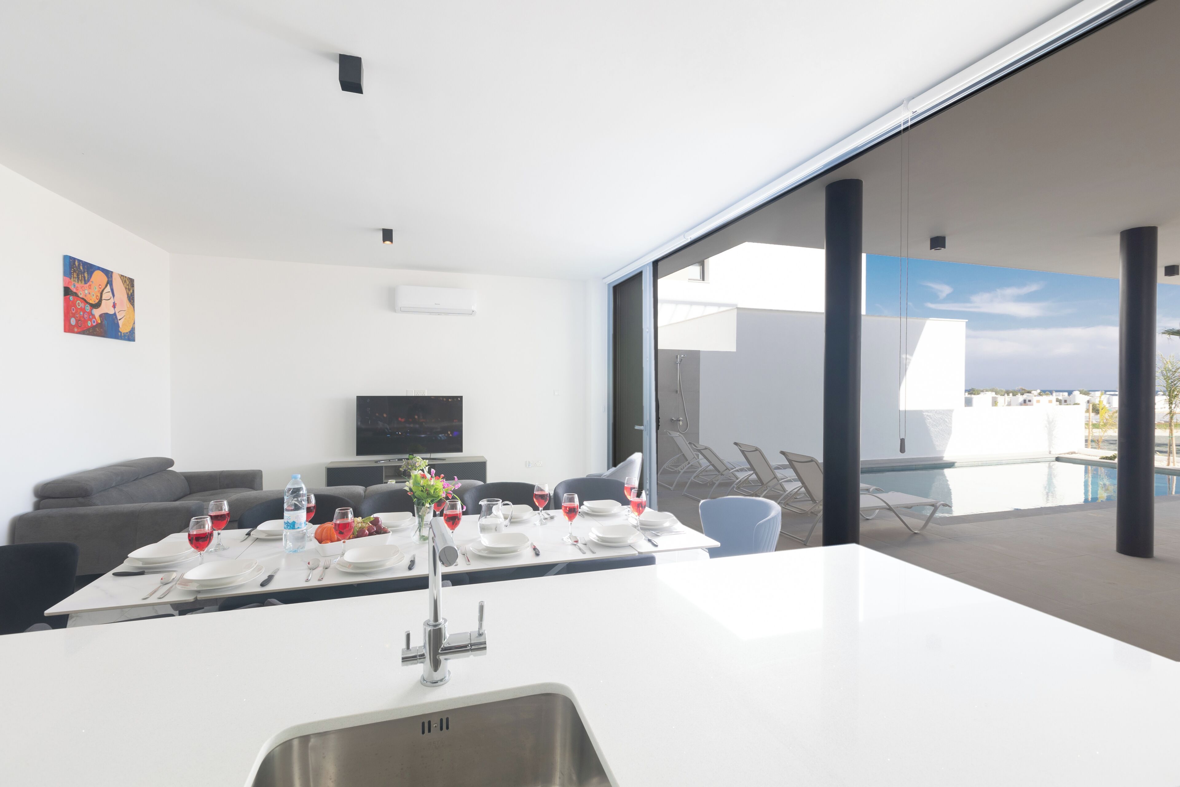 Villa, 5 Bedrooms, Private Pool, Garden View | Dining room