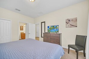 6 habitaciones, tabla de planchar con plancha, wifi y ropa de cama 