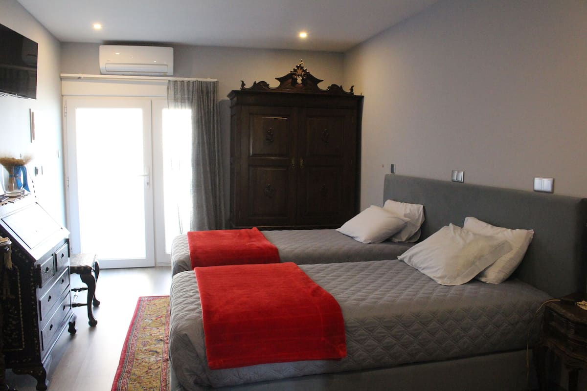 Comfort Double or Twin Room, Garden View | Laptop workspace, blackout drapes, soundproofing, iron/ironing board