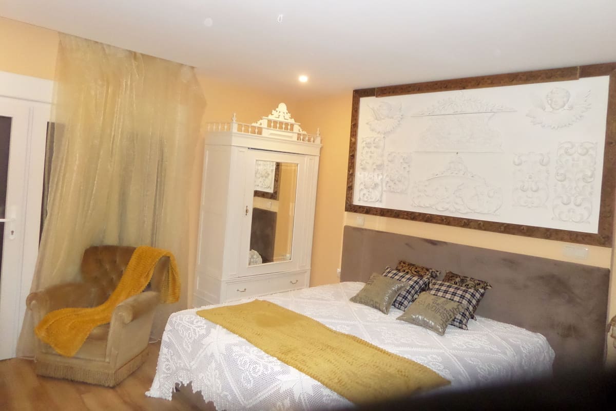 Comfort Double or Twin Room, Garden View | Laptop workspace, blackout drapes, soundproofing, iron/ironing board