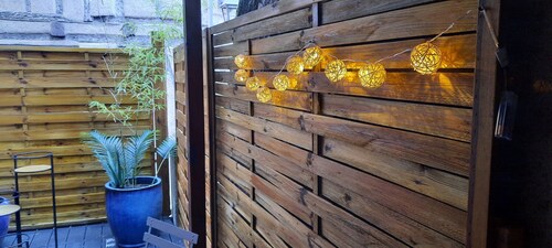 Grand appartement charmant confortable plein centre ville avec place de parking 