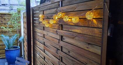 Grand appartement charmant confortable plein centre ville avec place de parking