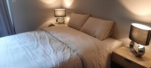 3 bedrooms, iron/ironing board, WiFi, bed sheets - Large, charming and comfortable apartment in the city center with parking space  (Villefranche-de-Rouergue)