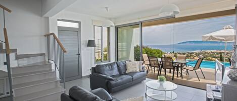 Villa, 3 Schlafzimmer, eigener Pool, Gartenblick | Wohnzimmer