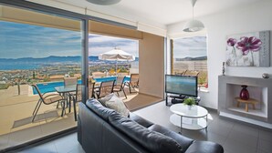 Villa, 3 chambres, piscine privée, vue sur le jardin | Salle de séjour