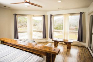 3 soverom, skrivebord, reiseseng for barn og wi-fi