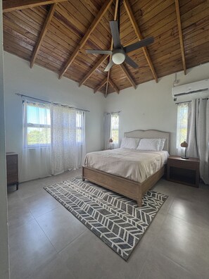 3 Schlafzimmer, Schreibtisch, Bügeleisen/Bügelbrett, kostenloses WLAN