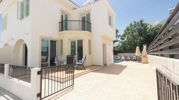 Biệt thự, 2 phòng ngủ, hồ bơi riêng, quang cảnh vườn | Hiên