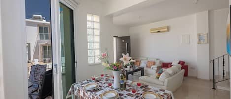 Villa, 2 Bedrooms, Private Pool, Garden View | Living room