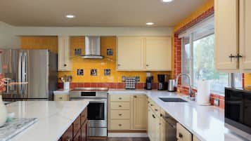 House, Multiple Beds, Patio, Mountain View (Smith Rock Base Camp) | Private kitchen | Fridge, microwave, oven, stovetop