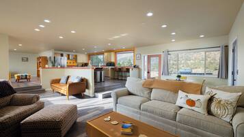 House, Multiple Beds, Patio, Mountain View (Smith Rock Base Camp) | Living area | 41-inch flat-screen TV with digital channels