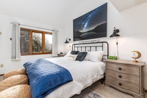 2 bedrooms, iron/ironing board, travel cot, free WiFi