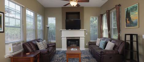 House, Multiple Beds, Patio, Garden View (The Old Mill Retreat) | Living area