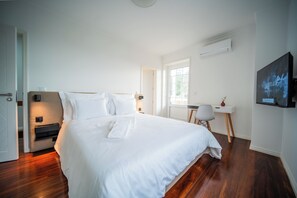 Minibar, in-room safe, desk, soundproofing - Quinta da Victória by venimar (Viana do Castelo)