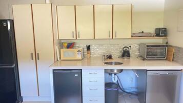 Fridge, microwave, dishwasher, coffee/tea maker