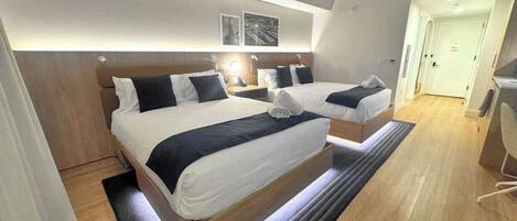 Desk, iron/ironing board, WiFi, bed sheets