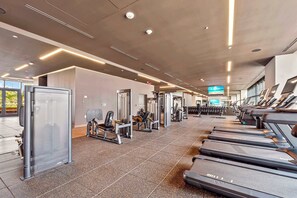 Fitness facility - 47th-Floor Studio | City Views + FREE Parking (Downtown)