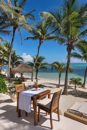 Outdoor dining - Beachfront Home • Ocean Views | Soliman Bay (Tulum)
