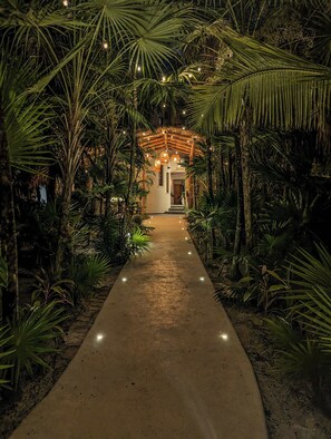 Property grounds - Beachfront villa with private Balcony (Tulum)