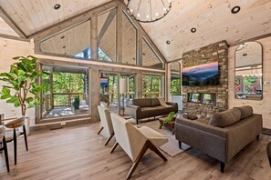 Smart TV, chimenea y videojuegos 