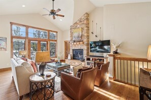 Hus - 4 sovrum | Vardagsrum