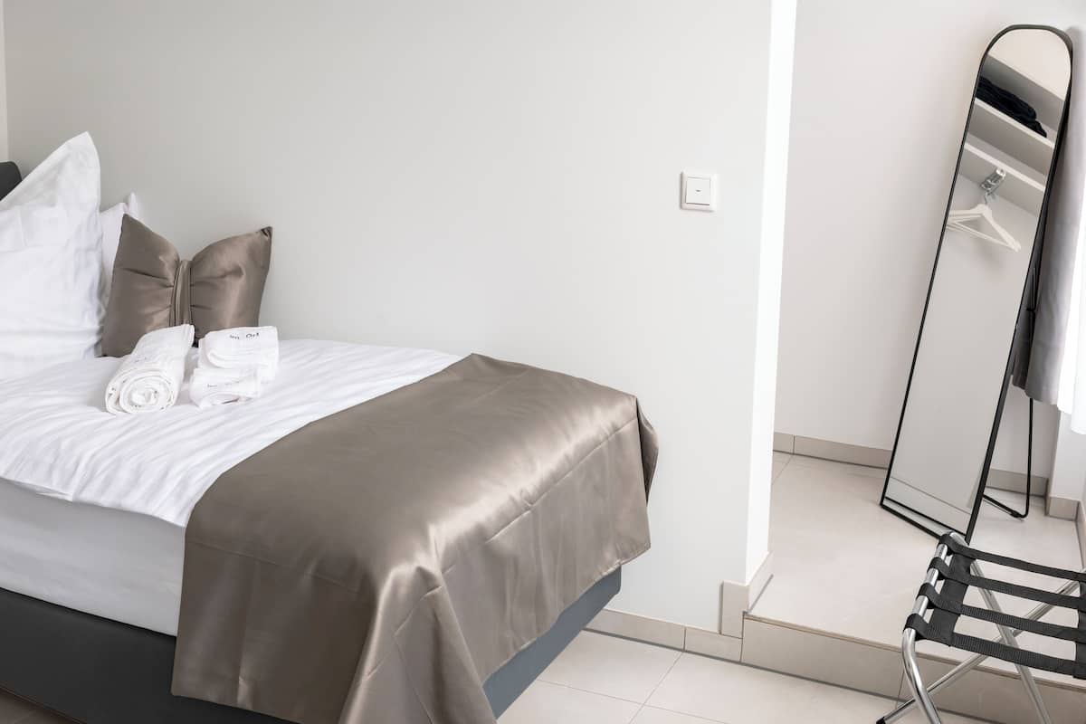 Basic Single Room, City View | Meja, Wi-fi percuma