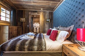 3 bedrooms, desk, iron/ironing board, WiFi