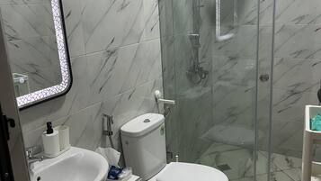 Handtücher, Seife, Toilettenpapier