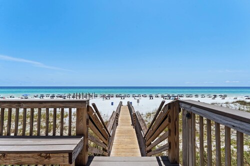 Crystal Sands 210A - New Listing Specials, Beach Front, Free Beach Service!