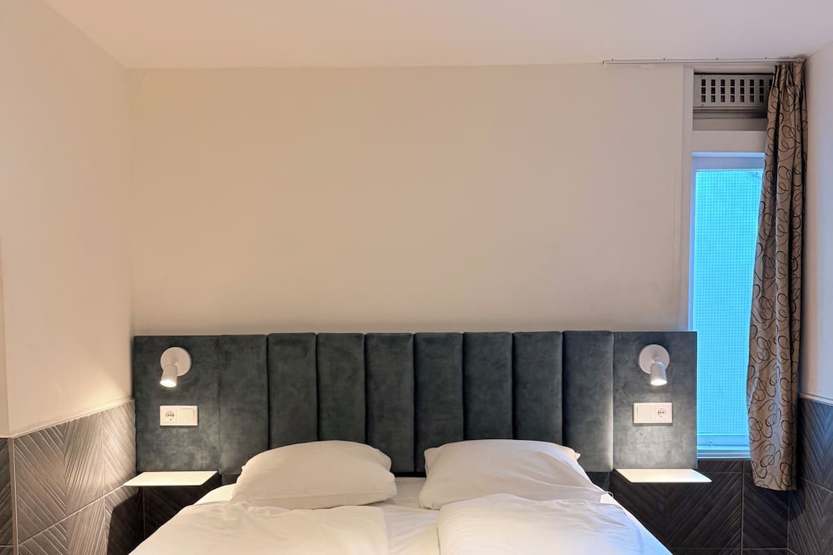 베이직 더블룸 | 책상, 무료 WiFi, 침대 시트