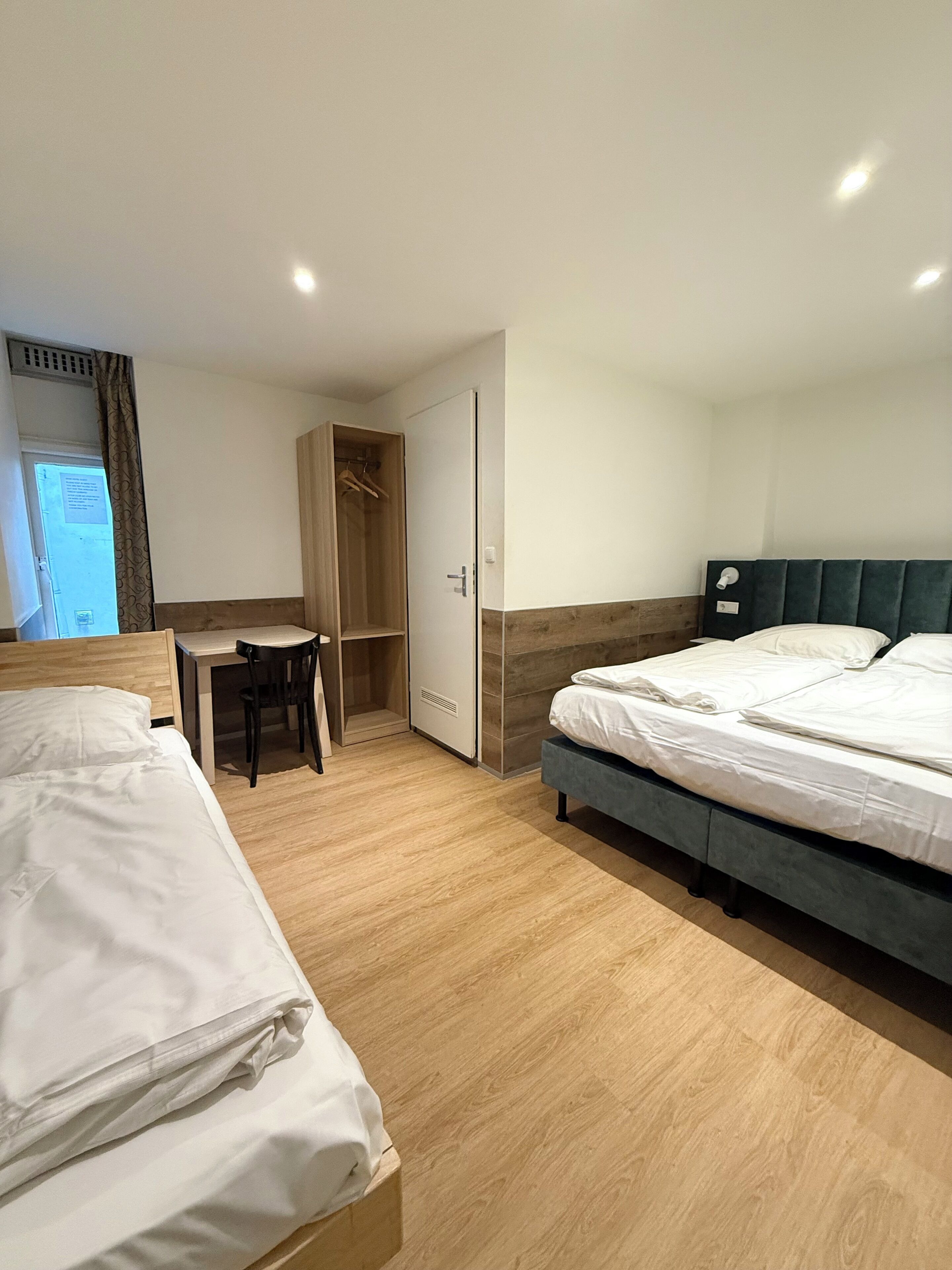 Tremannsrom | Skrivebord, wi-fi (inkludert) og sengetøy