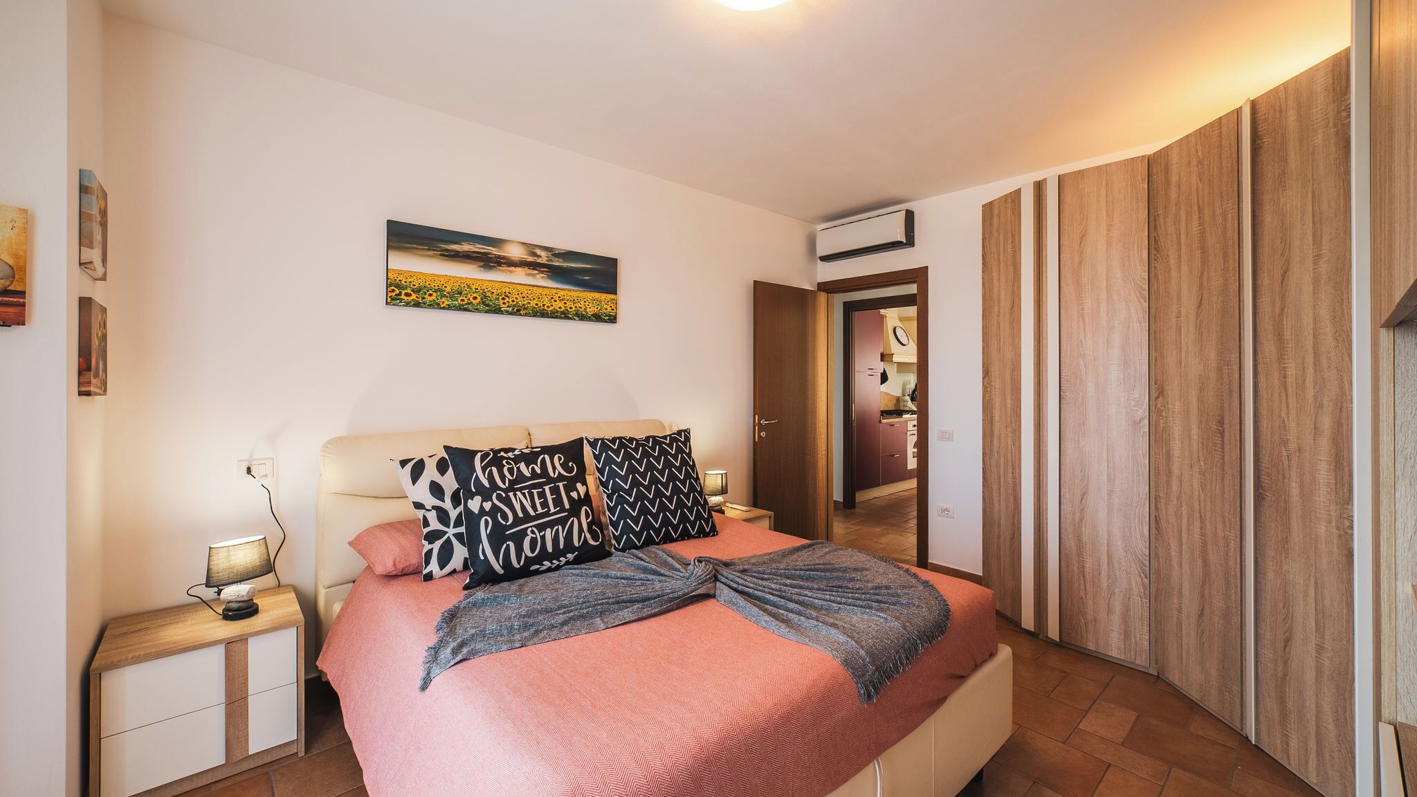 2 dormitoris, escriptori i planxa i posts de planxar 