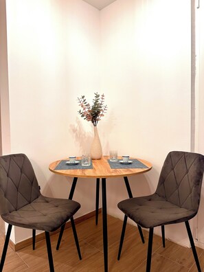 Flat-screen TV - Cozy Studio Apartment (Pula)