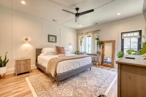 3 habitaciones, escritorio, tabla de planchar con plancha y wifi gratis 