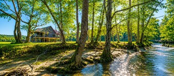 River Run Retreat -3BR, dog-friendly, in Suches w/views, wifi, & wood fireplace!