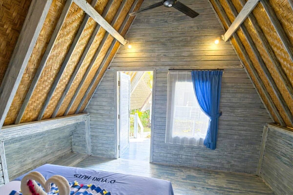 Deluxe-Doppelzimmer, 1 Queen-Bett | Zimmersafe, kostenloses WLAN, Bettwäsche