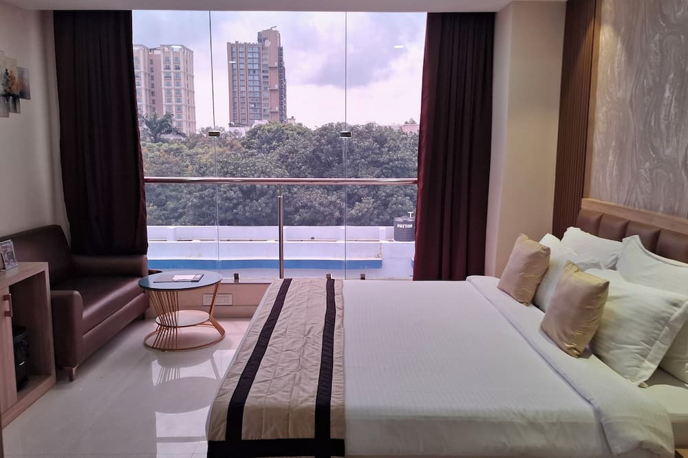 PARK EASTERN HOTEL