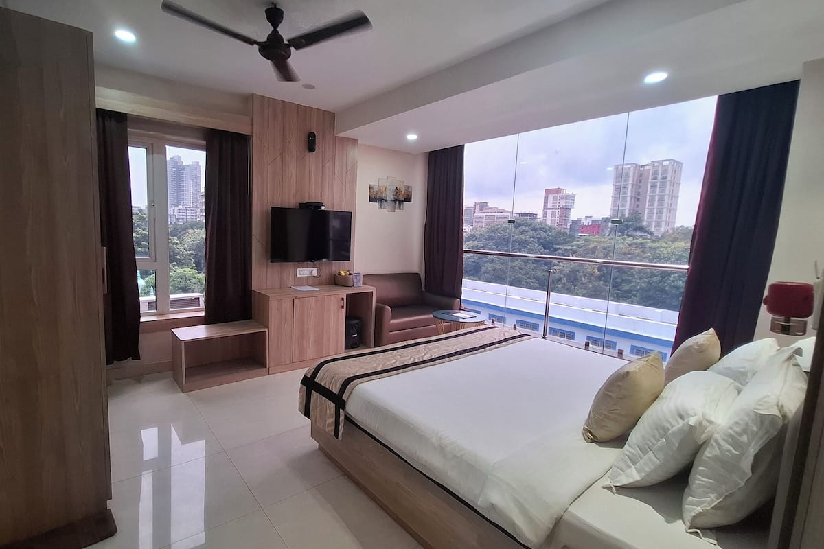 1 bedroom, desk, free WiFi, bed sheets
