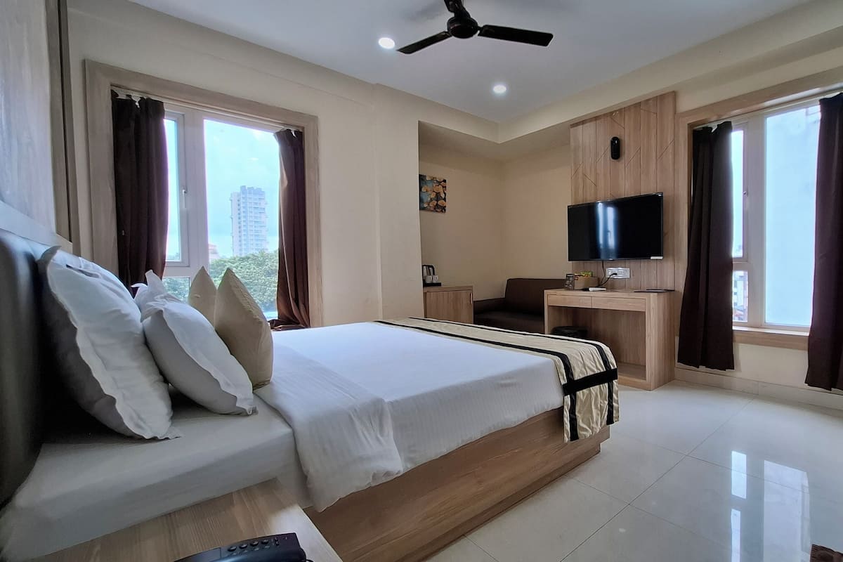 1 bedroom, desk, free WiFi, bed sheets