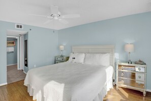 2 chambres, fer et planche Ă repasser, Wi-Fi gratuit, draps fournis