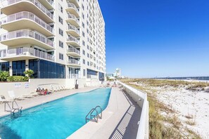 Alberca techada y alberca climatizada