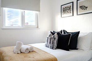 2 bedrooms, iron/ironing board, free WiFi - Whitchurch 2 Bedroom Flat near Hospital  (Cardiff)