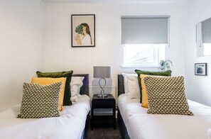 2 chambres, fer et planche à repasser, accès au Wi-Fi (inclus)