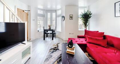 Whitchurch 2 Bedroom Flat near Hospital