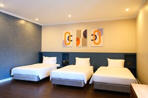 Phòng Grand, nhiều giường, quang cảnh vườn | Bộ đồ giường cao cấp, minibar, két bảo mật tại phòng, bàn 