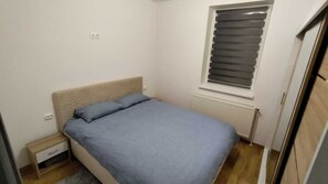 1 bedroom, WiFi, bed sheets