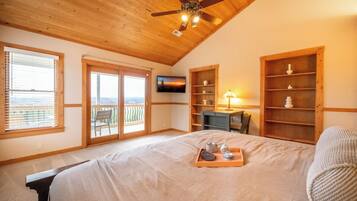 5 bedrooms, desk, iron/ironing board, free WiFi