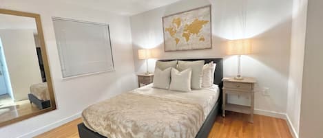 4 bedrooms, iron/ironing board, WiFi, bed sheets